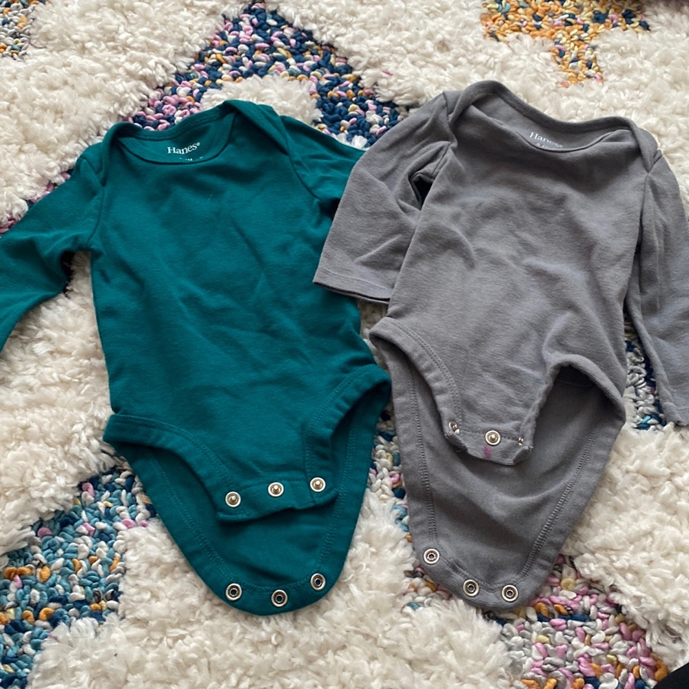 2 long sleeve onesies